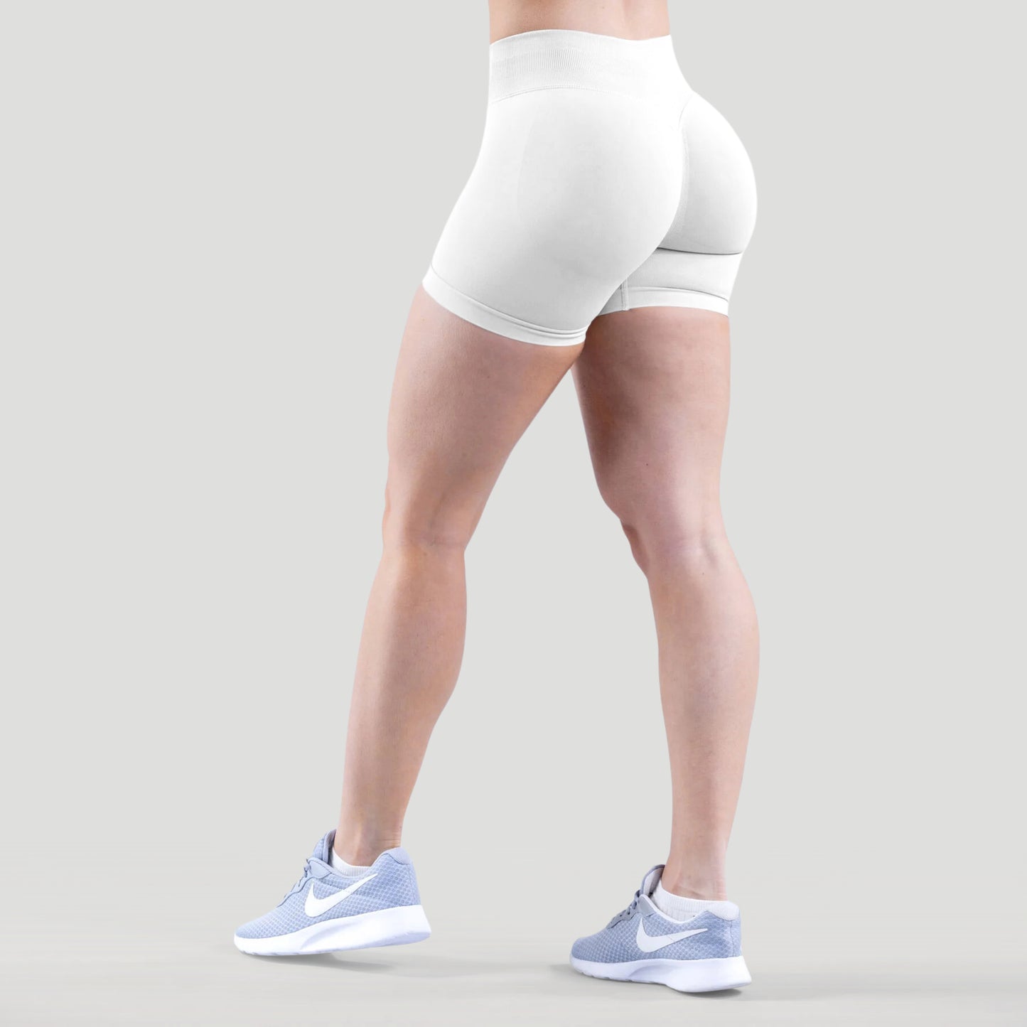 Aura™ Low Rise Seamless Lifting Shorts