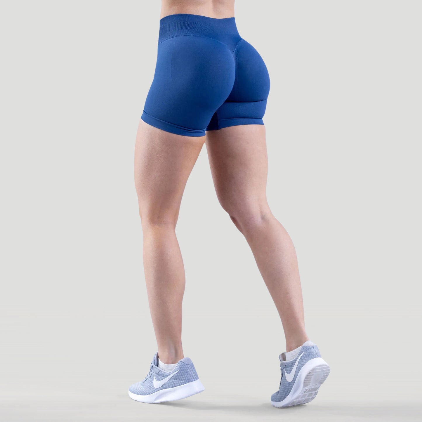 Aura™ Low Rise Seamless Lifting Shorts