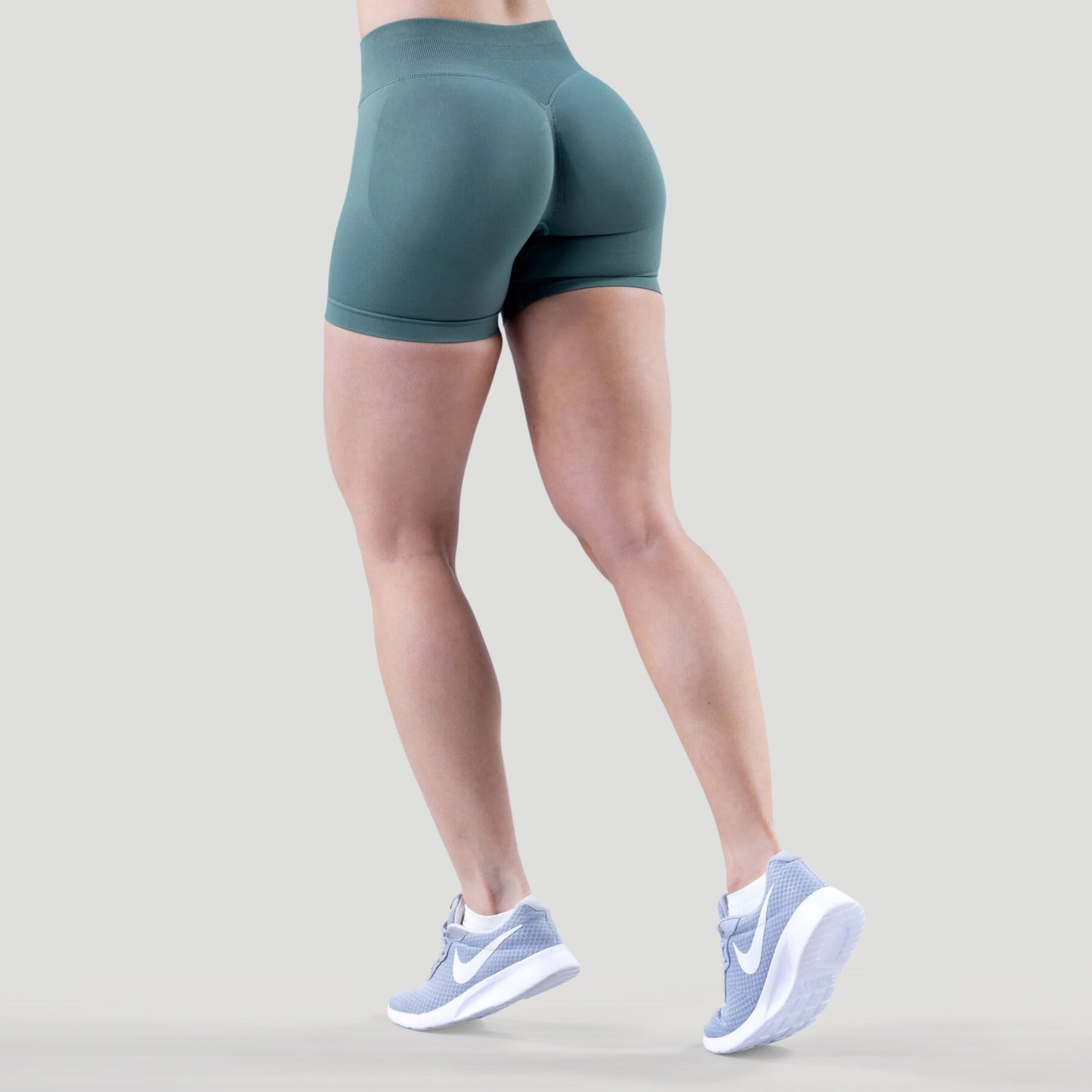 Aura™ Low Rise Seamless Lifting Shorts